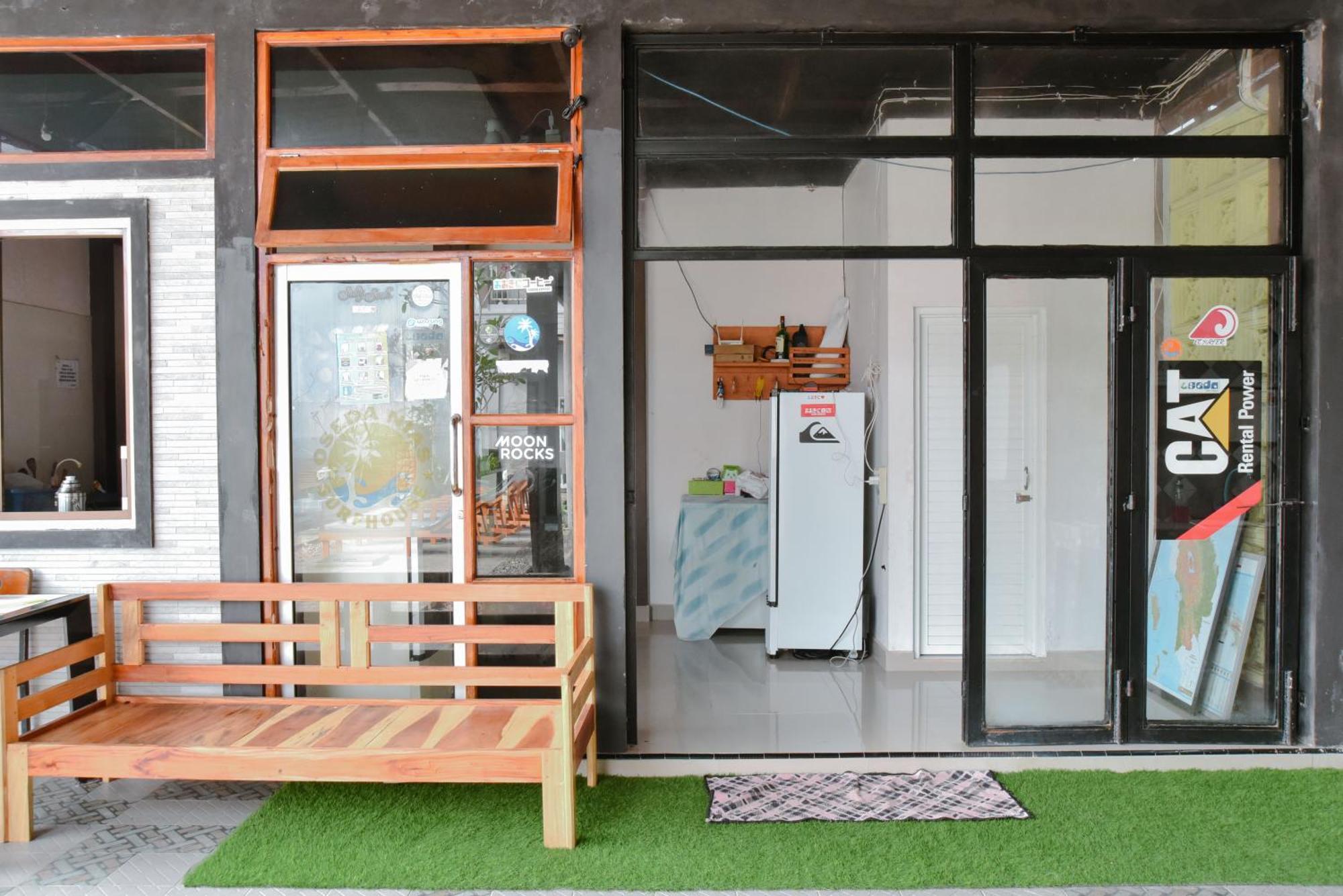 Hilibotodane 敖德萨尼亚斯冲浪旅馆酒店 外观 照片